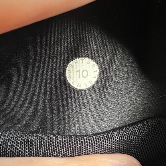 Lululemon Speed Up Short *2.5" Black (First Release) - Picture 2 of 2